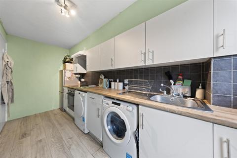 1 bedroom maisonette for sale, Pettingrew Close, Milton Keynes MK7