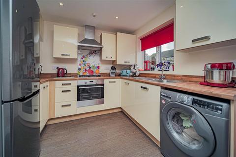 7 Academy Close, Melksham, SN12 8FP