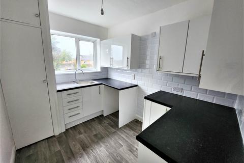 2 bedroom flat to rent, Queens Parade, Gosport PO12