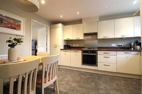 3 bedroom semi-detached house for sale, Vallum Place, Newcastle Upon Tyne NE15