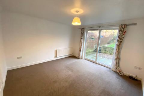 2 bedroom house to rent, Swan Avenue, Bingley, West Yorkshire, UK, BD16