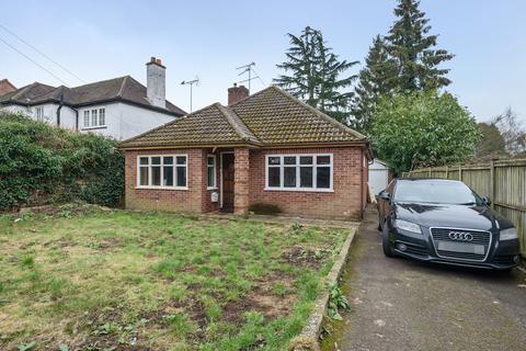 3 bedroom bungalow for sale, Beavers Road, Farnham