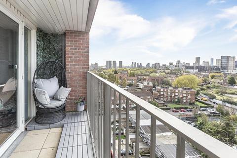 2 bedroom apartment for sale, Katie Court, Canning Town, E16