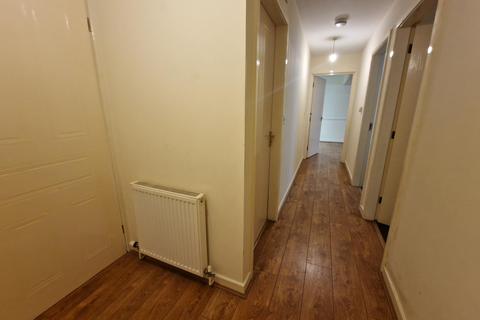 2 bedroom flat to rent, Rossmore Road West, Ellesmere Port CH66