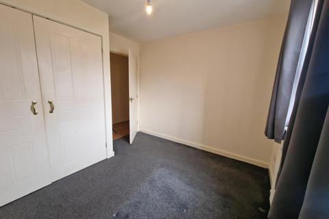 2 bedroom flat to rent, Rossmore Road West, Ellesmere Port CH66