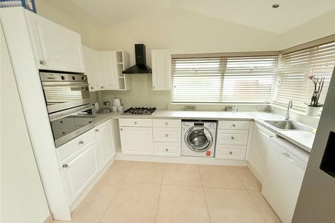 3 bedroom end of terrace house to rent, Hillier Close, New Barnet, EN5