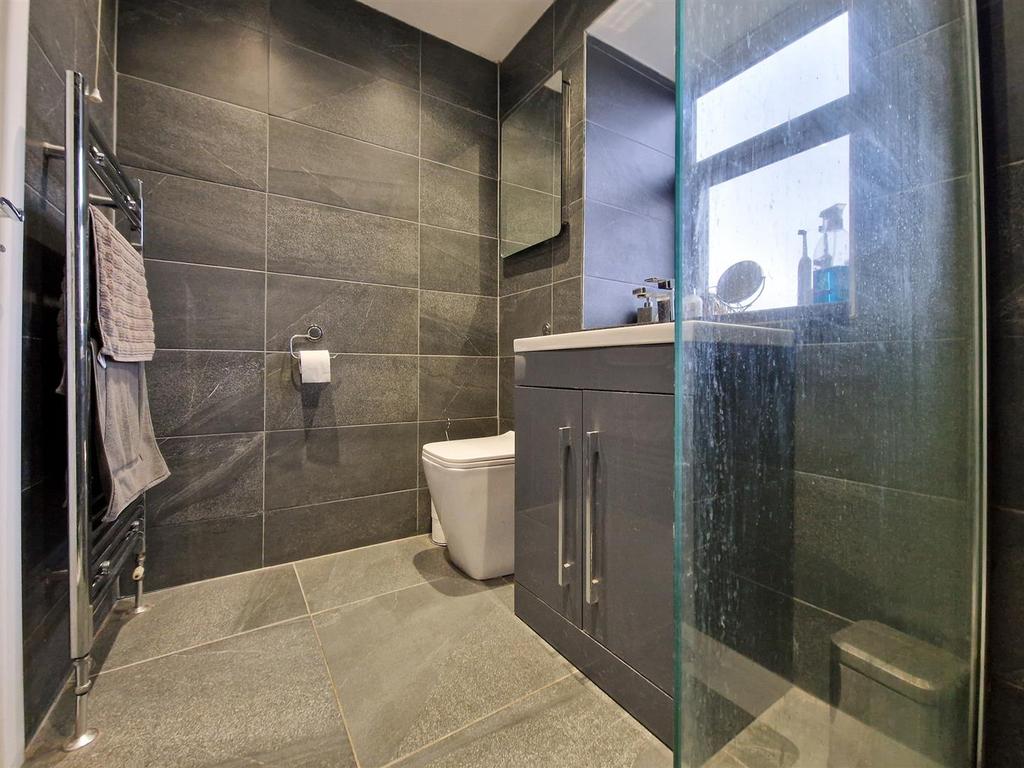 Luxury shower room-w.c