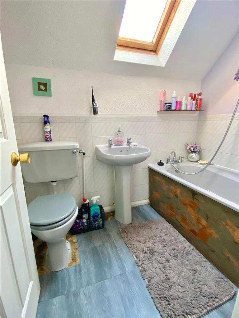 Bathroom.jpg