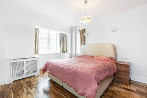 3 bedroom flat to rent, Vicarage Gate, Kensington, London, W8