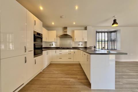 11 Fitzwilliam Road, Burnham-on-crouch, CM0 8GJ