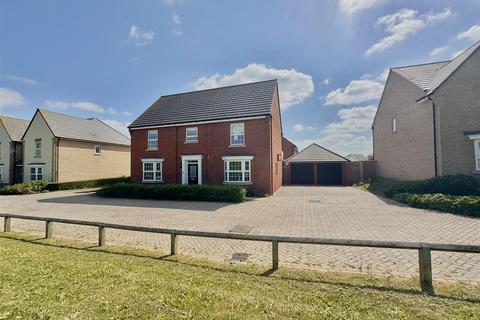 11 Fitzwilliam Road, Burnham-on-crouch, CM0 8GJ
