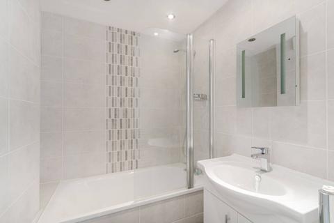 2 bedroom flat to rent, Berrylands Road, Surbiton, KT5