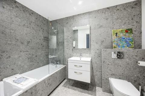 2 bedroom apartment to rent, Umberston Street, London