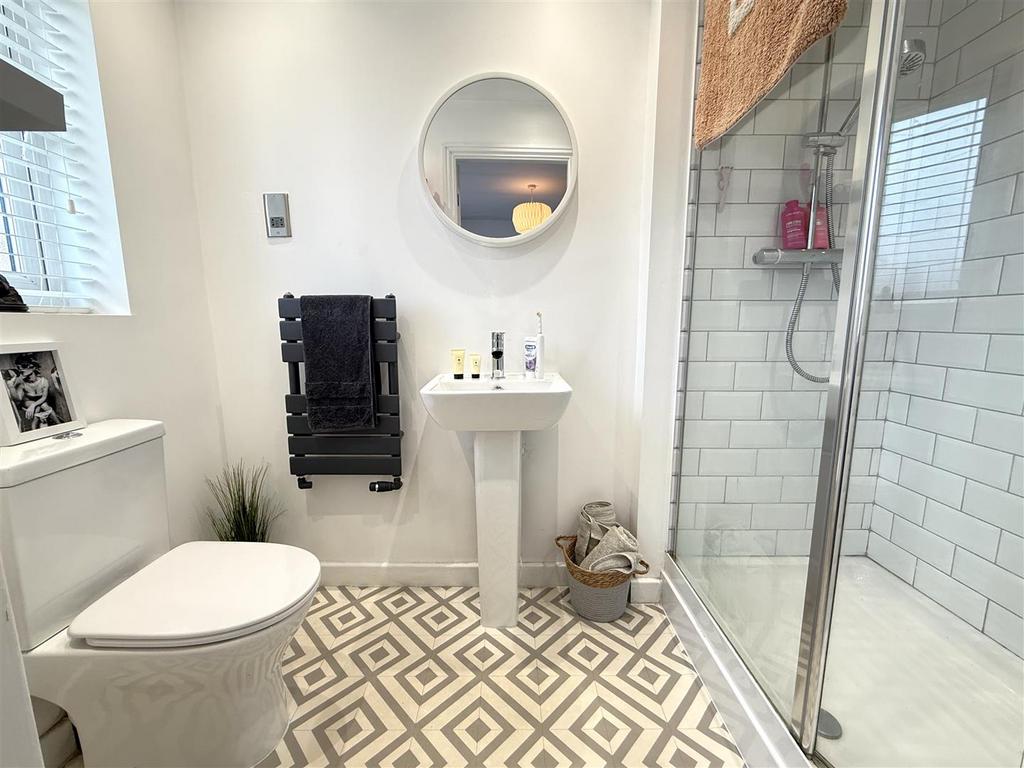 Ensuite shower room