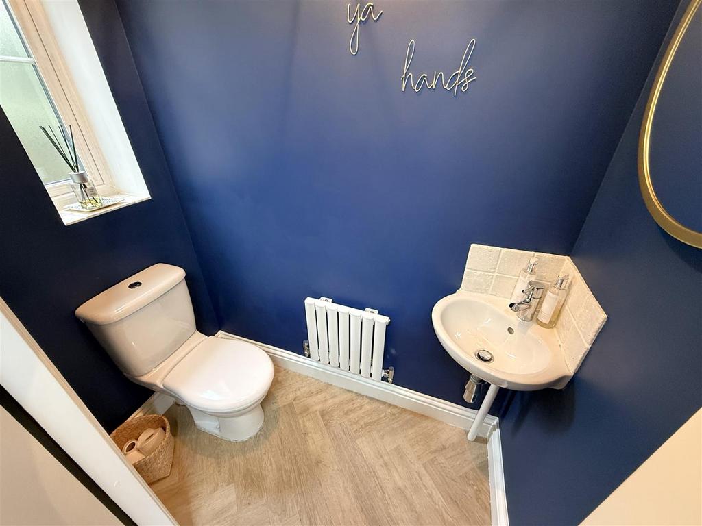 Ground floor cloak room
