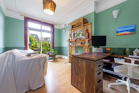 3 bedroom house for sale, Maidstone Road, London N11