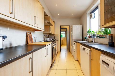 3 bedroom house for sale, Maidstone Road, London N11