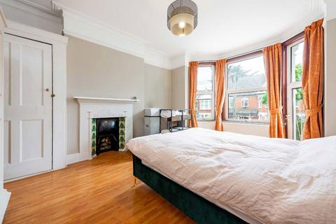 3 bedroom house for sale, Maidstone Road, London N11