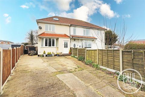 4 bedroom semi-detached house for sale, Marham Road, Lowerstoft, NR32