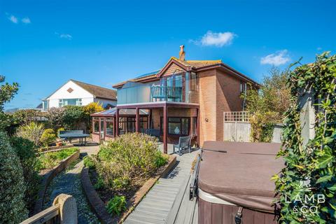 4 bedroom detached house for sale, Naze Park Road, Walton On The Naze CO14