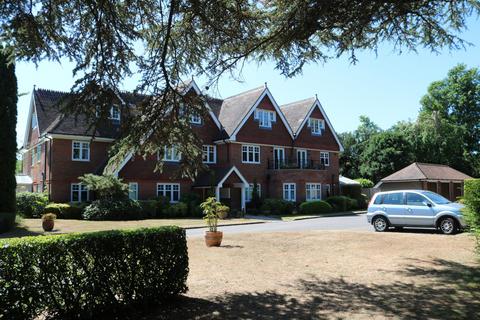Flat 15, Hawks Hill House Guildford Road, Fetcham, Leatherhead, KT22 9GS