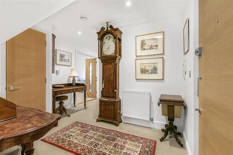 Flat 15, Hawks Hill House Guildford Road, Fetcham, Leatherhead, KT22 9GS