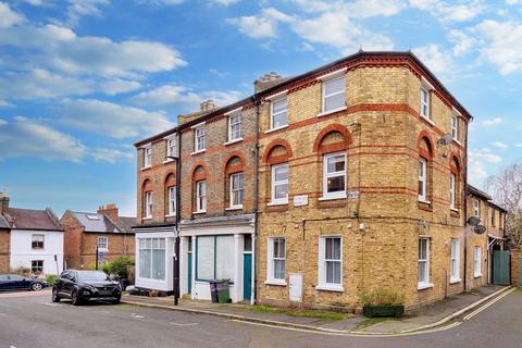 2 bedroom terraced house for sale, Somers Road, London SW2