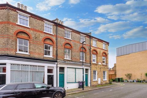 2 bedroom terraced house for sale, Somers Road, London SW2