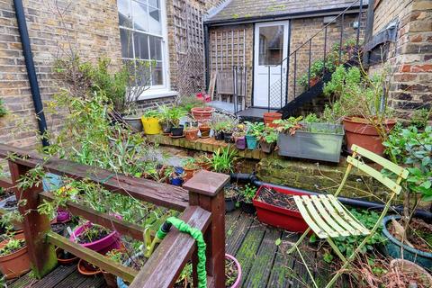 2 bedroom terraced house for sale, Somers Road, London SW2