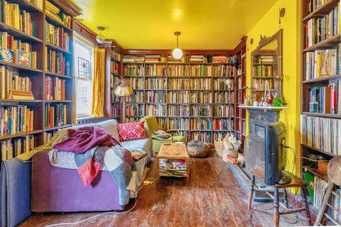 25 Somers Road, London, SW2 2AF