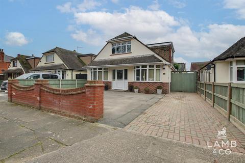 5 bedroom detached house for sale, Lancaster Gardens West, Clacton-On-Sea CO15