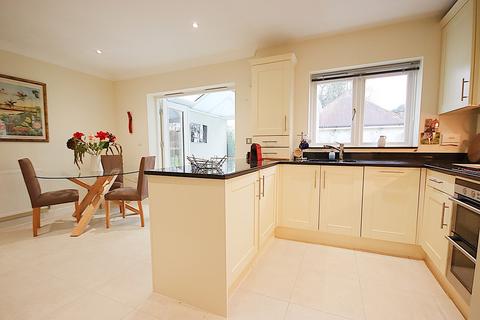 3 bedroom end of terrace house for sale, Bramley Close, Kirdford