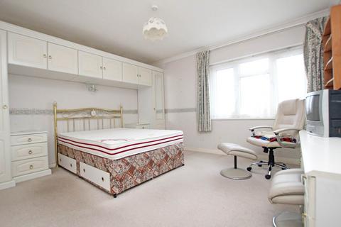 2 bedroom flat for sale, Blackwater Road, Eastbourne, BN21 4JF