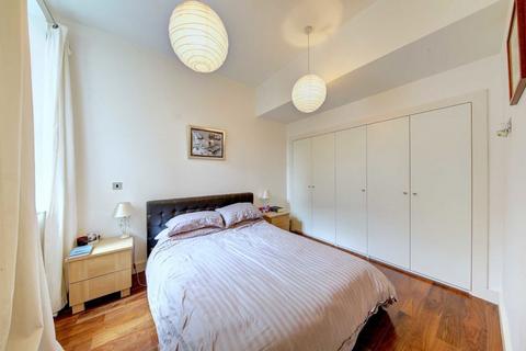 1 bedroom flat for sale, Coleshill Road, Teddington TW11