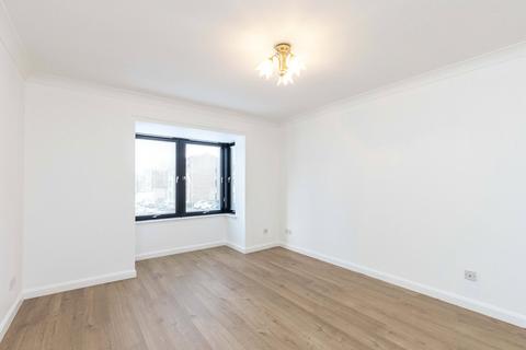 3 bedroom apartment to rent, Gracefield Court, Musselburgh, East Lothian