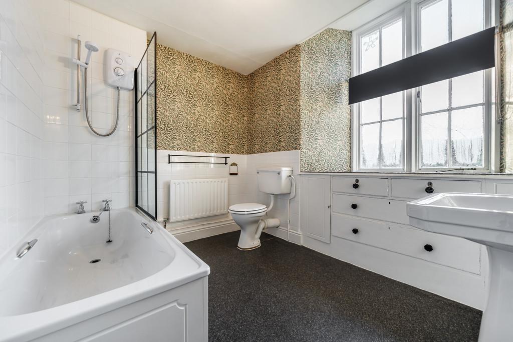 Ensuite Bathroom for Bedroom 2