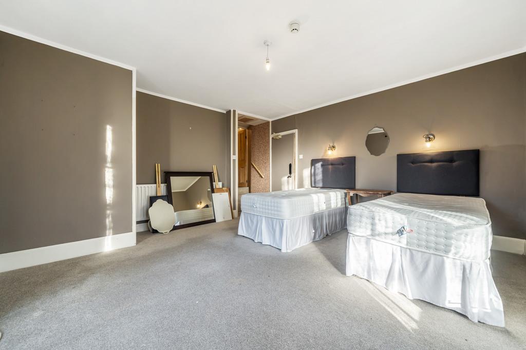 Guest Ensuite Bedroom 1