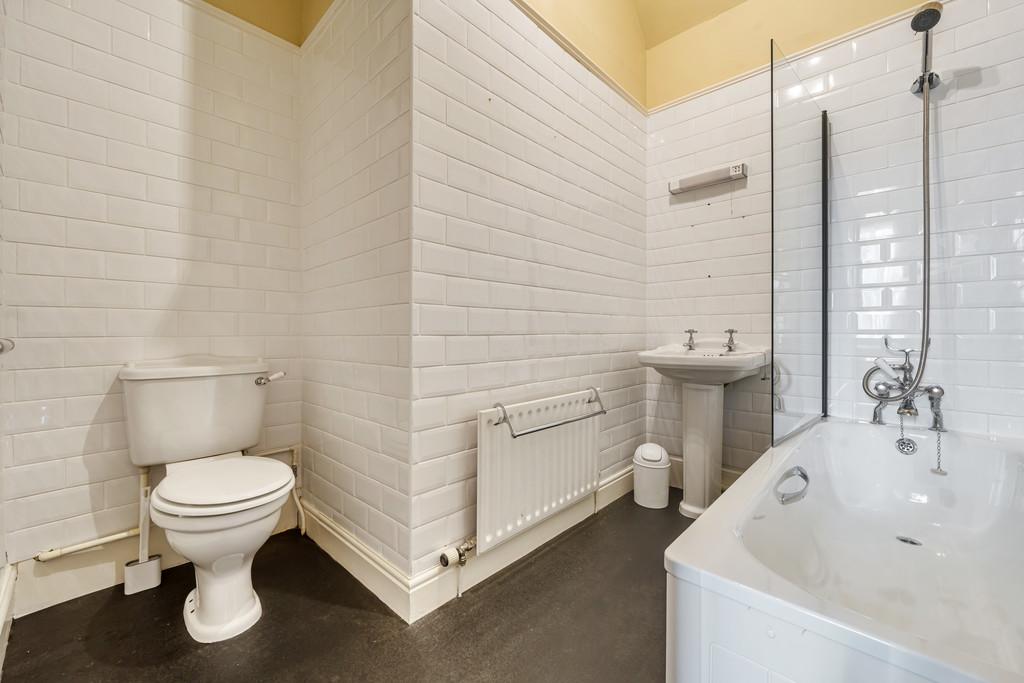 Ensuite Bathroom for Bedroom 3
