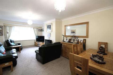 3 bedroom semi-detached bungalow for sale, Cottersdale Gardens, Newcastle Upon Tyne NE5