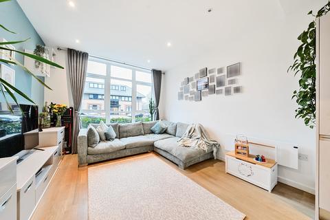 1 bedroom apartment for sale, River Court, Woking, GU21