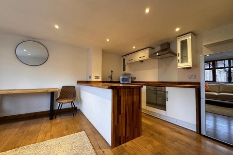 1 bedroom apartment to rent, 40 Flax House