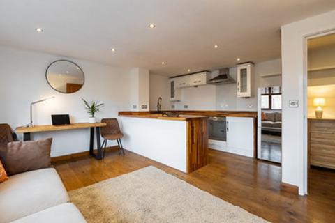 1 bedroom apartment to rent, 40 Flax House
