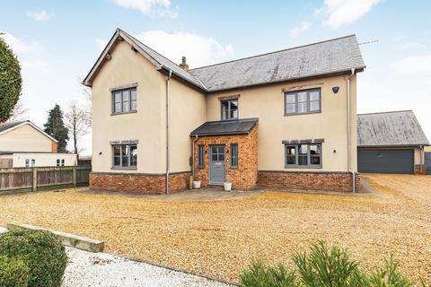 5 bedroom detached house for sale, Elm