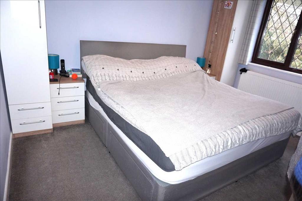 Back bedroom 2 :