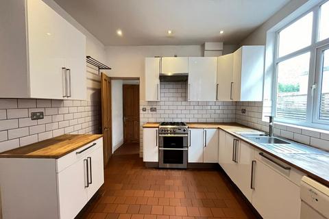 3 bedroom terraced house to rent, Stretton Road, Leicester