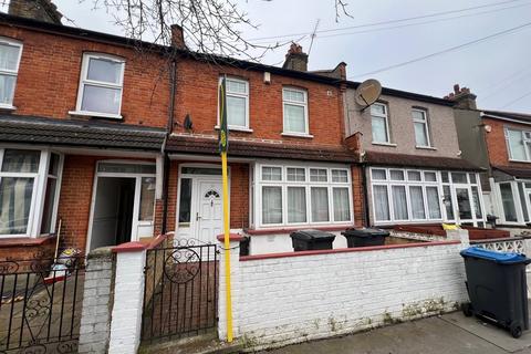 3 bedroom terraced house to rent, Beverstone Road, Thornton Heath