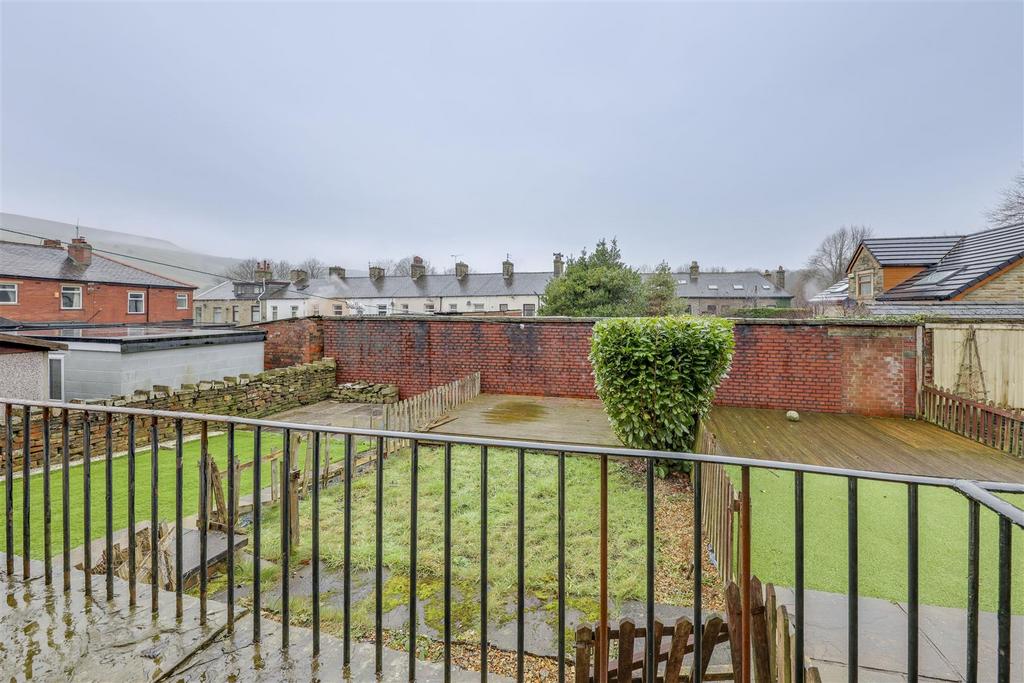 Front Garden Alt