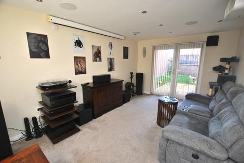 2 Bakers Lock, Hadley, Telford, TF1 5TE