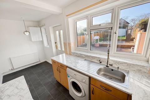 2 bedroom semi-detached house to rent, Rathmell Road, Leeds