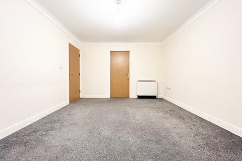 2 bedroom ground floor flat for sale, Thorneycroft Drive, Warrington